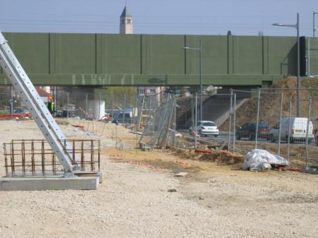 LE NOUVEAU PONT AMENANT AUX...