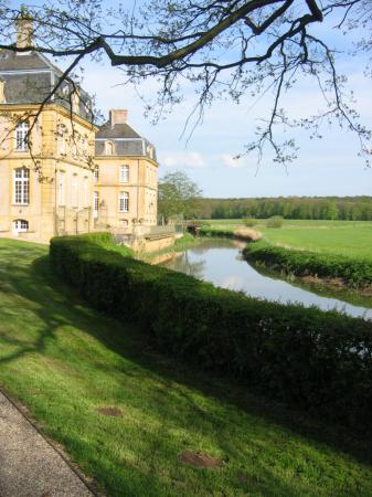 REVERIE DANS LE JARDIN DU CHATEAU DE PANGE